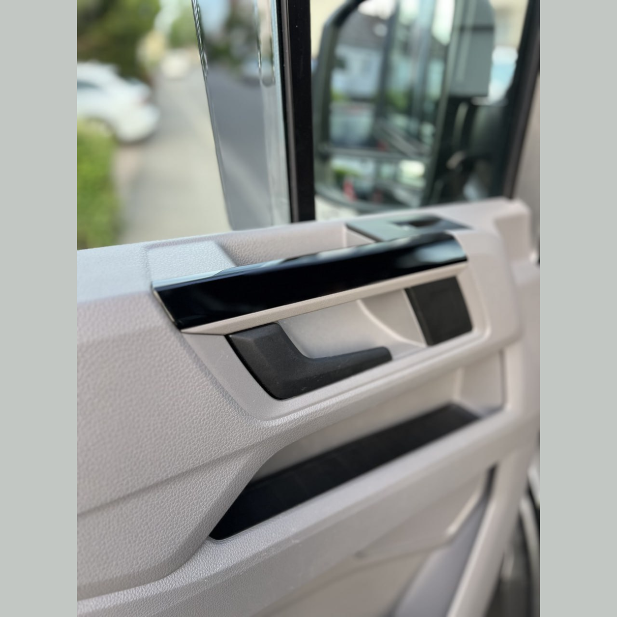 Airson sgeadachadh stoidhleachaidh deas-bhòrd ìosal VW Crafter RHD cruth ùr - dubh gleansach (seata de 6) | Van-X