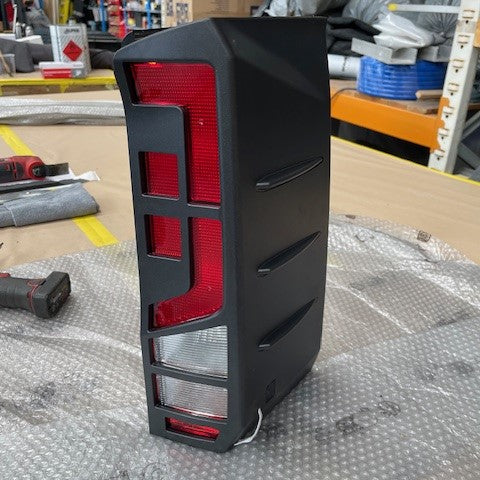 Airson Luchd-dìon Solais Cùil MAN TGE - Dìon Hammerite Dubh Matte as Fheàrr (2018+)