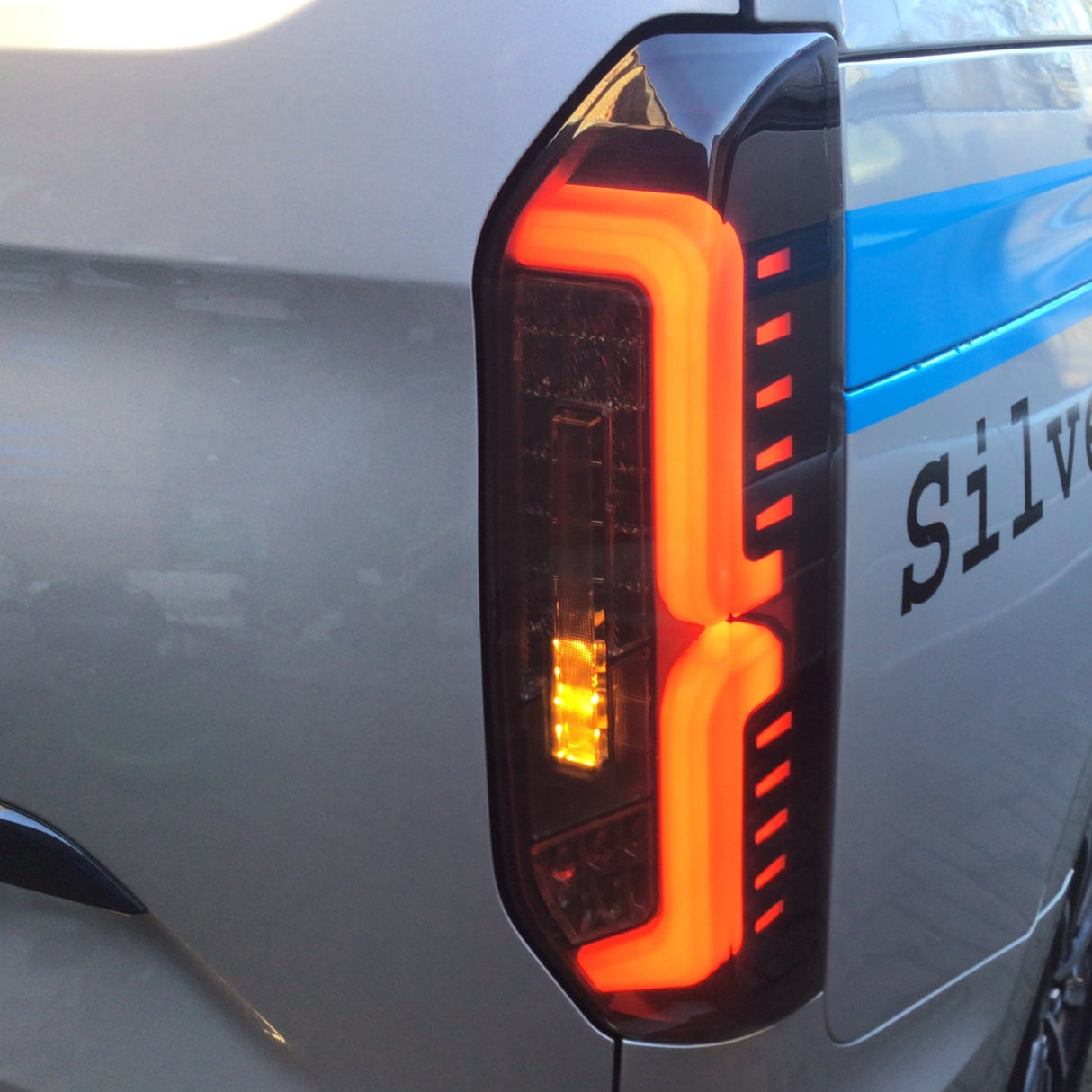 Airson Solais Earbaill LED Transit Custom 2024 Ùr – Lionsan Smocte