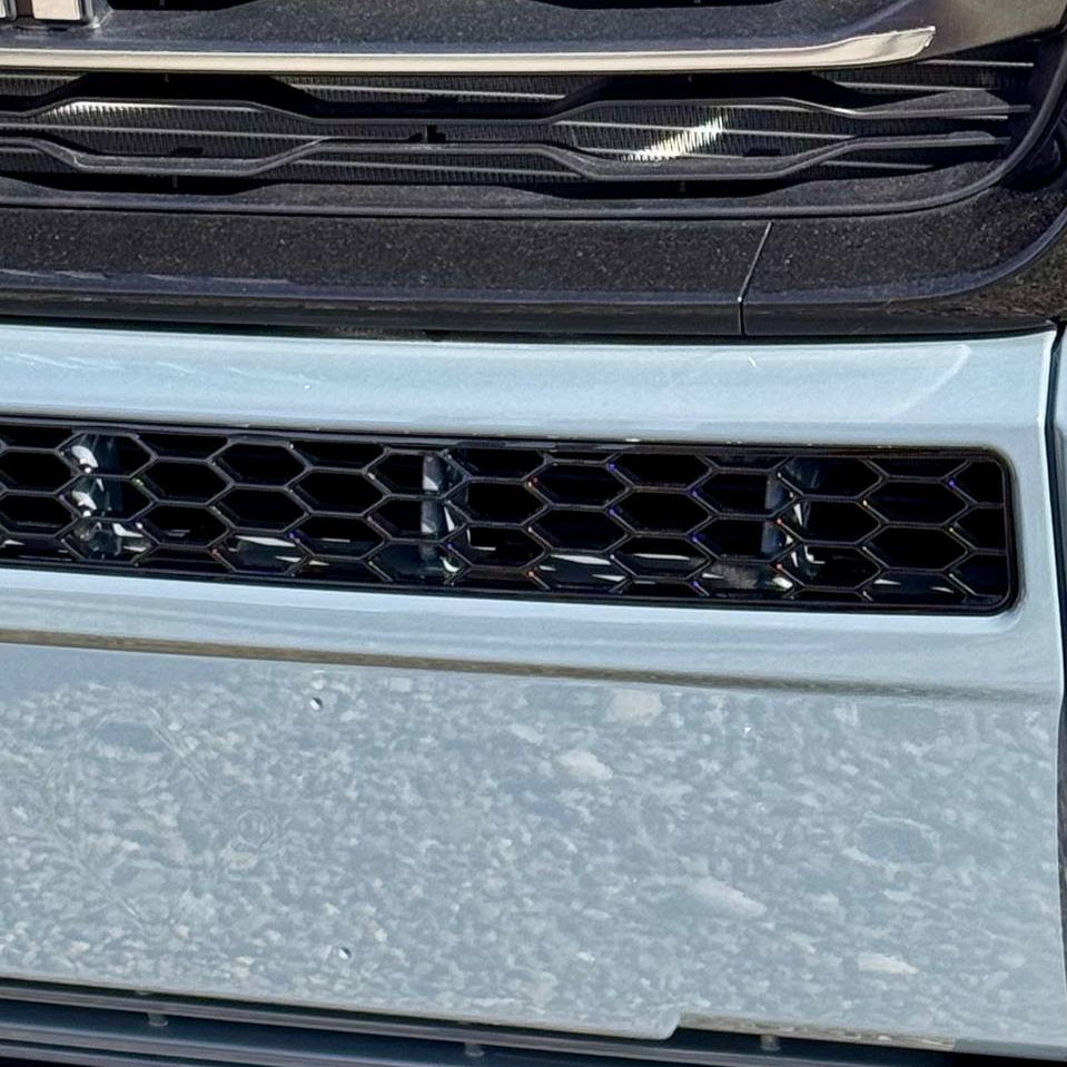 For Vauxhall Movano Bumper Honeycomb - Gloss Black, No Parking Sensors Replacement