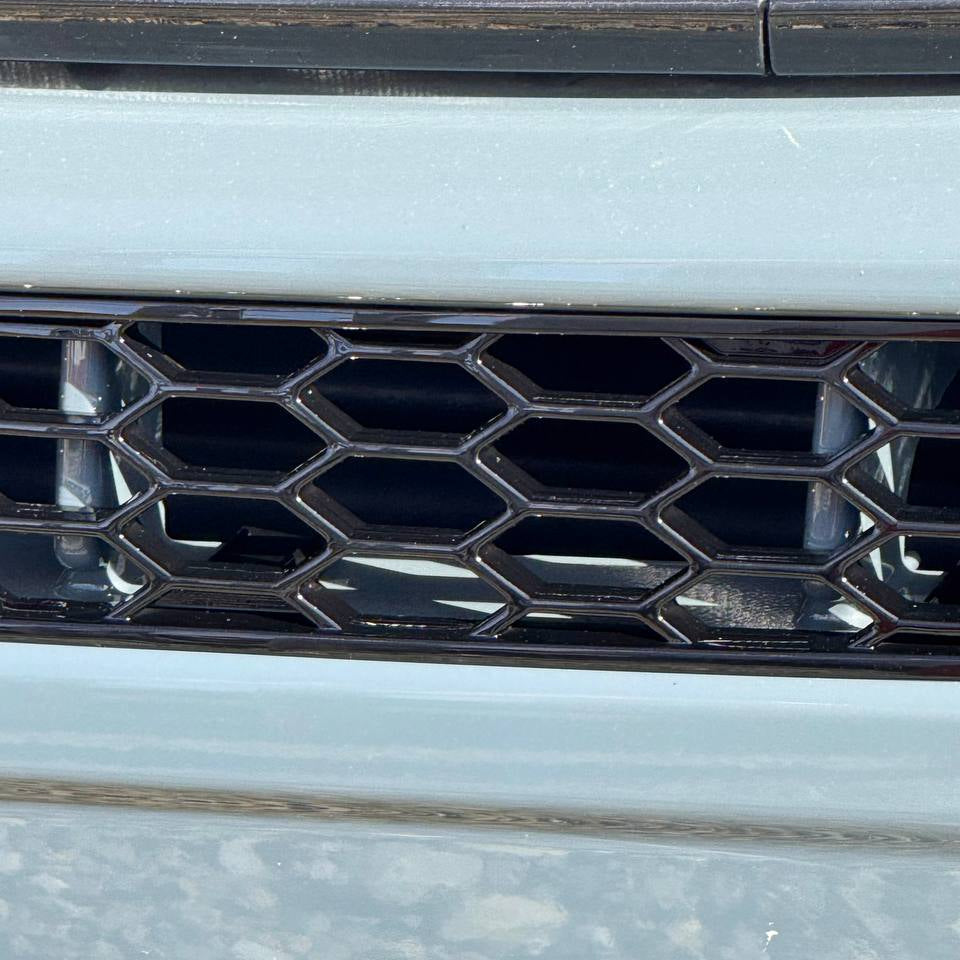 For Vauxhall Movano Bumper Honeycomb - Gloss Black, No Parking Sensors Replacement