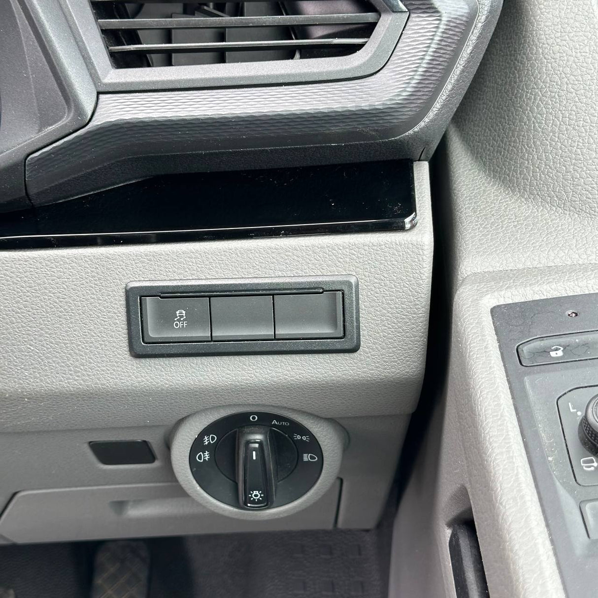 For VW T6.1 Transporter Dashboard Upgrade – 4-Piece Gloss Lower Dash Trim Set
