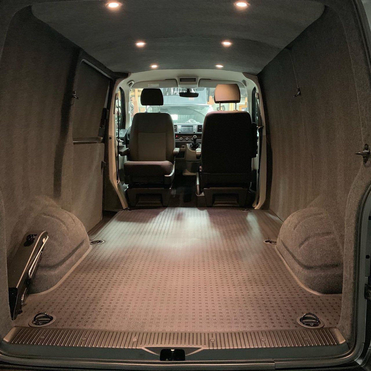 For VW T6 V2 Transporter Rear Threshold Cover Tailgate / Single Door Plastic Full Length