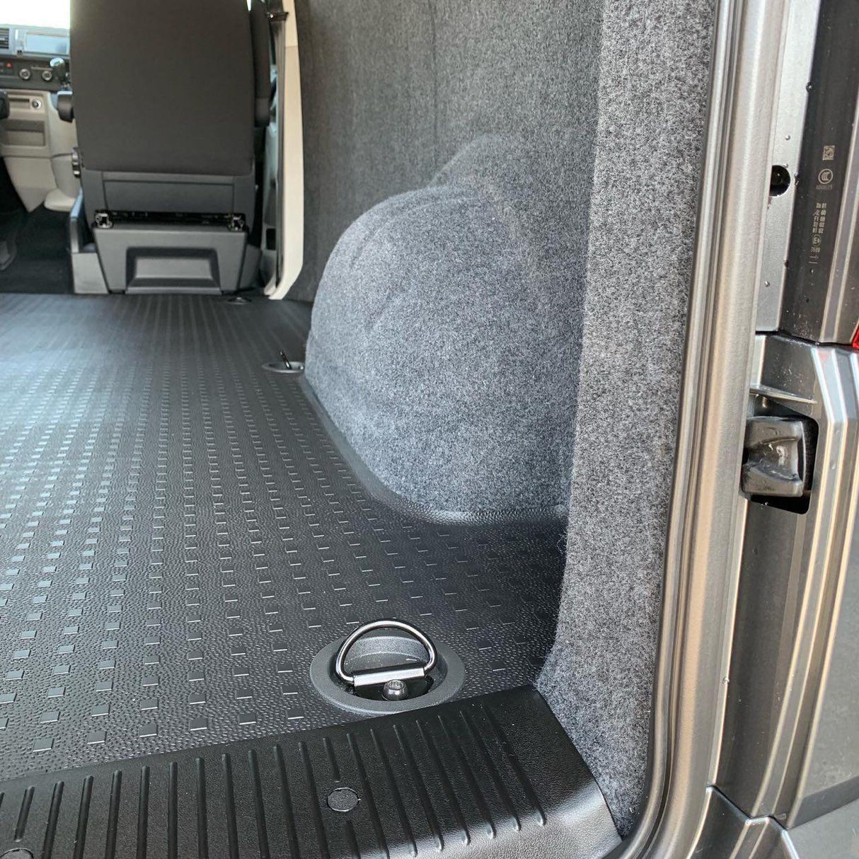 For VW T6 V2 Transporter Rear Threshold Cover Tailgate / Single Door Plastic Full Length