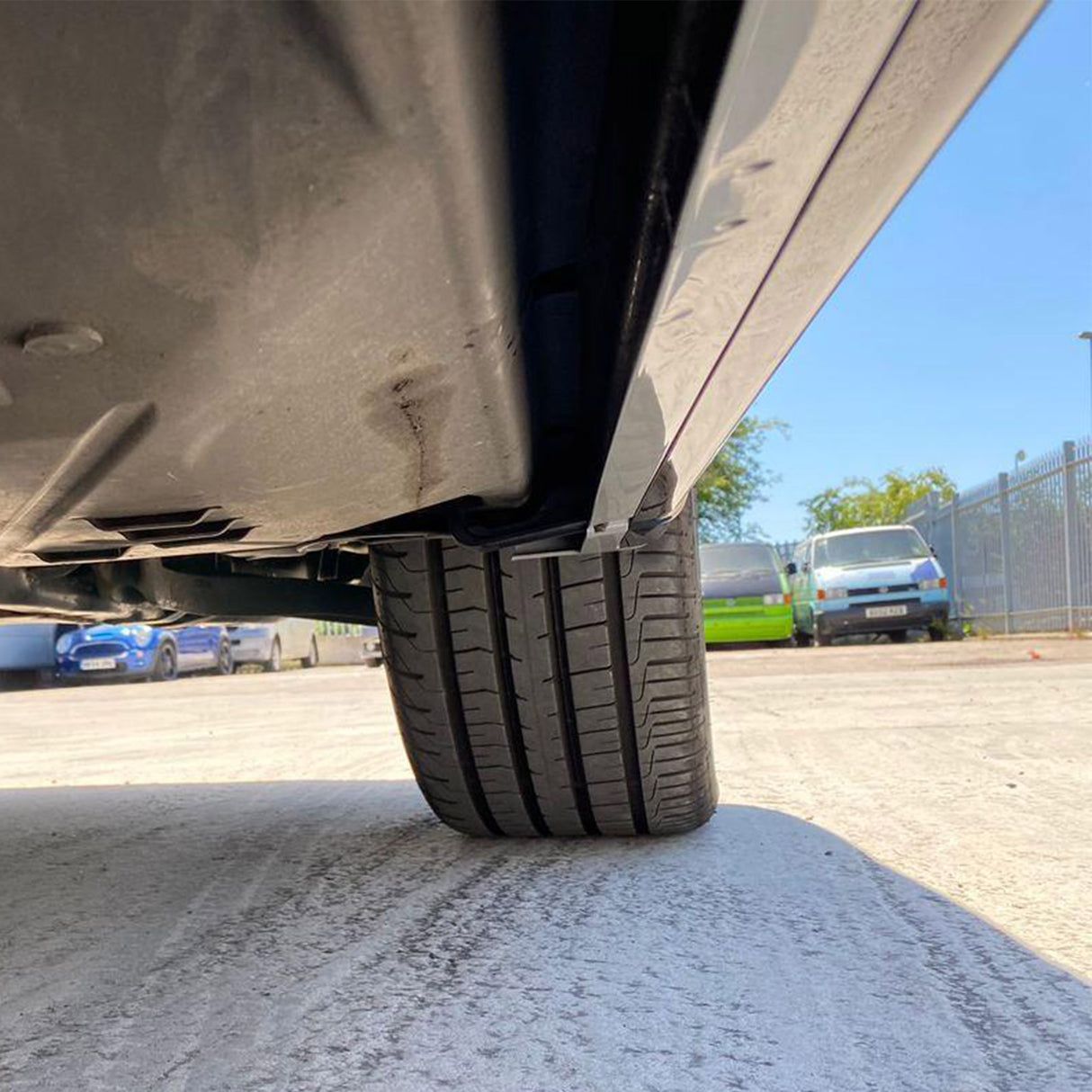 For VW T5, T5.1 SWB Side Skirts Reflex Silver Plastic Painted and Ready to Fit (B-Grade)