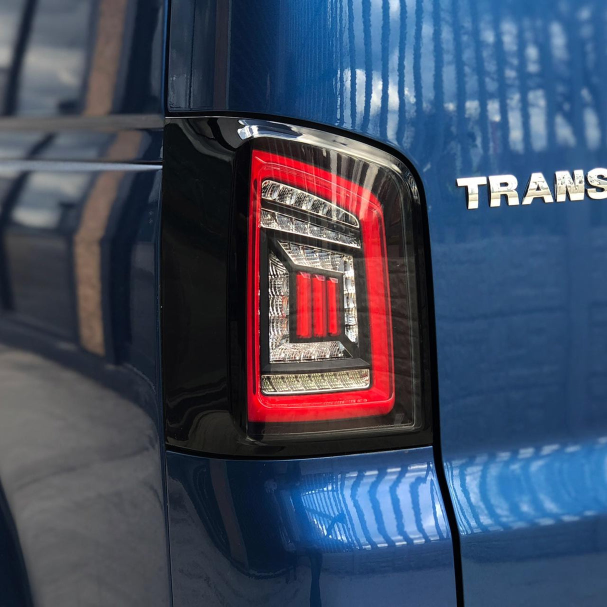 For VW T5 Transporter MK3.1 Van Tailgate LED Rear Lights Smoked Ideal LED Full Frame Led Light- Bar