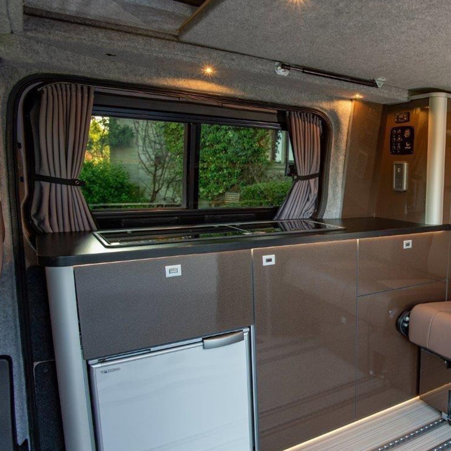 Vauxhall New Vivaro Premium black out 3 x Side Window, 1 x Barndoor Curtains like factory built conversion Van-X