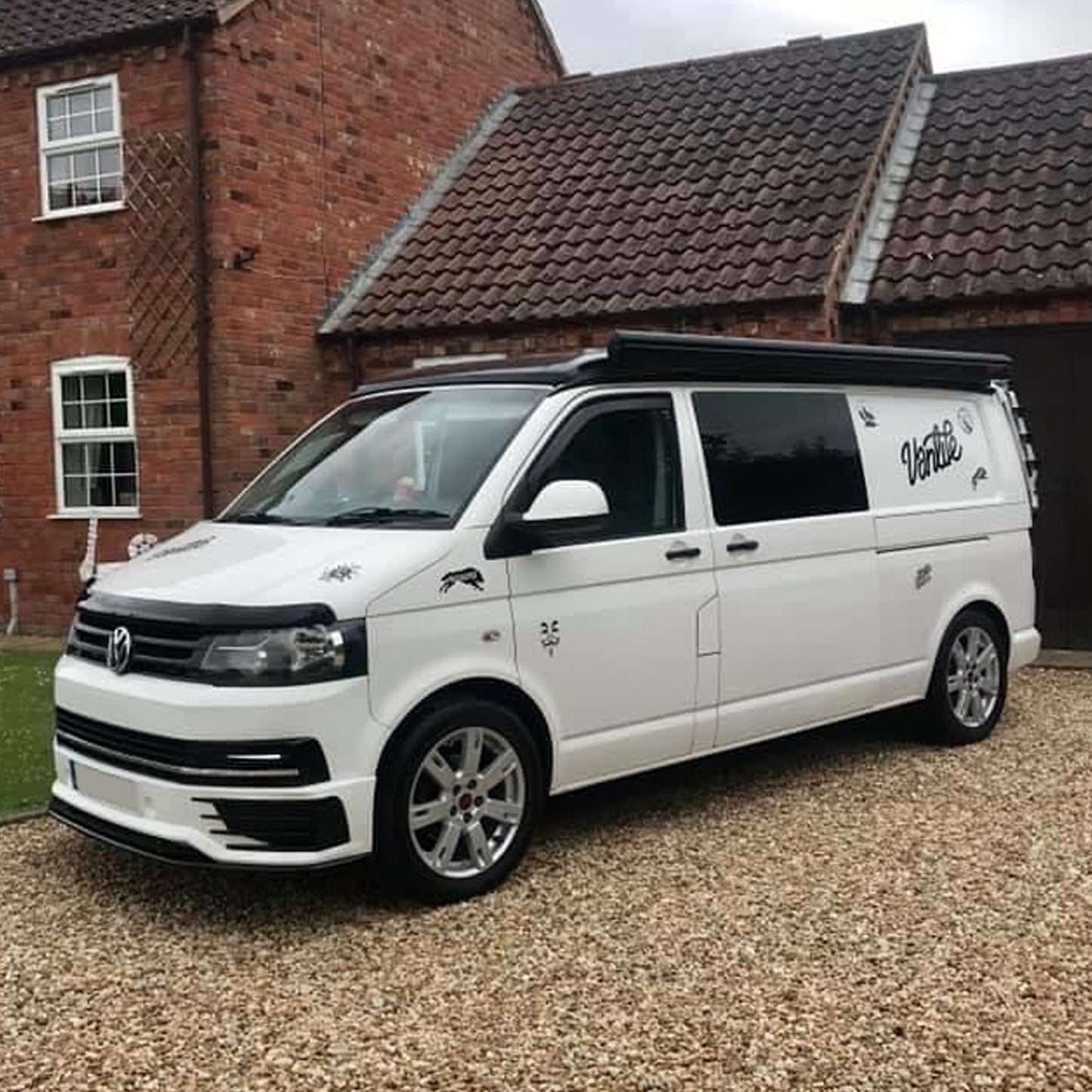 VW T5-X Styling Front End Premium 10-15 Upgrade Full Kit Facelift (B-Grade) Painted and ready to fit in 3 colour options