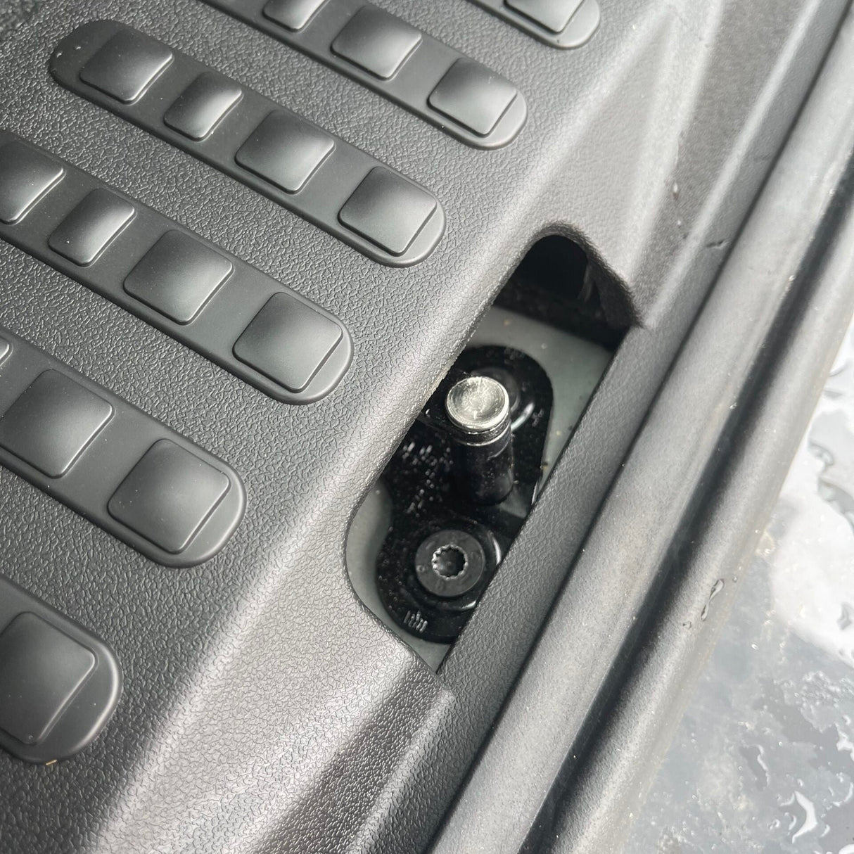 For VW T5, T5.1 V3 Tailgate Rear Threshold Cover Campervan Conversion Parts Including Screws and Caps