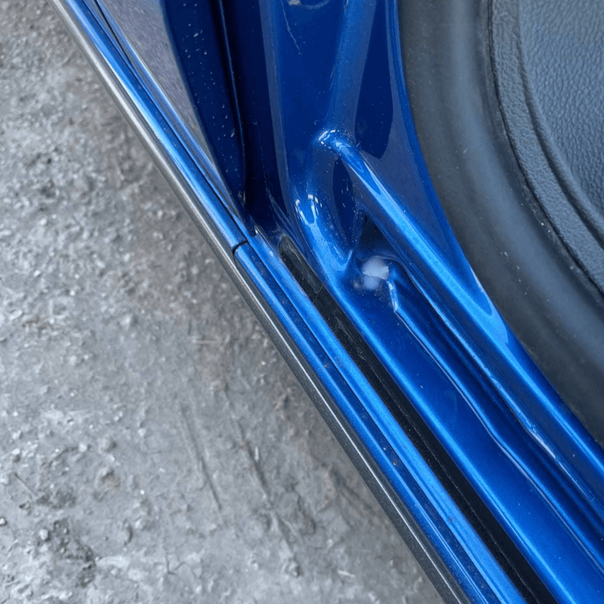 VW T6.1 Transporter bonn cuibhle ghoirid SWB Sgiortaichean Taobh ABS air am peantadh ann an geal Candy Deiseil airson a bhith iomchaidh, as ùire ann an stoidhle