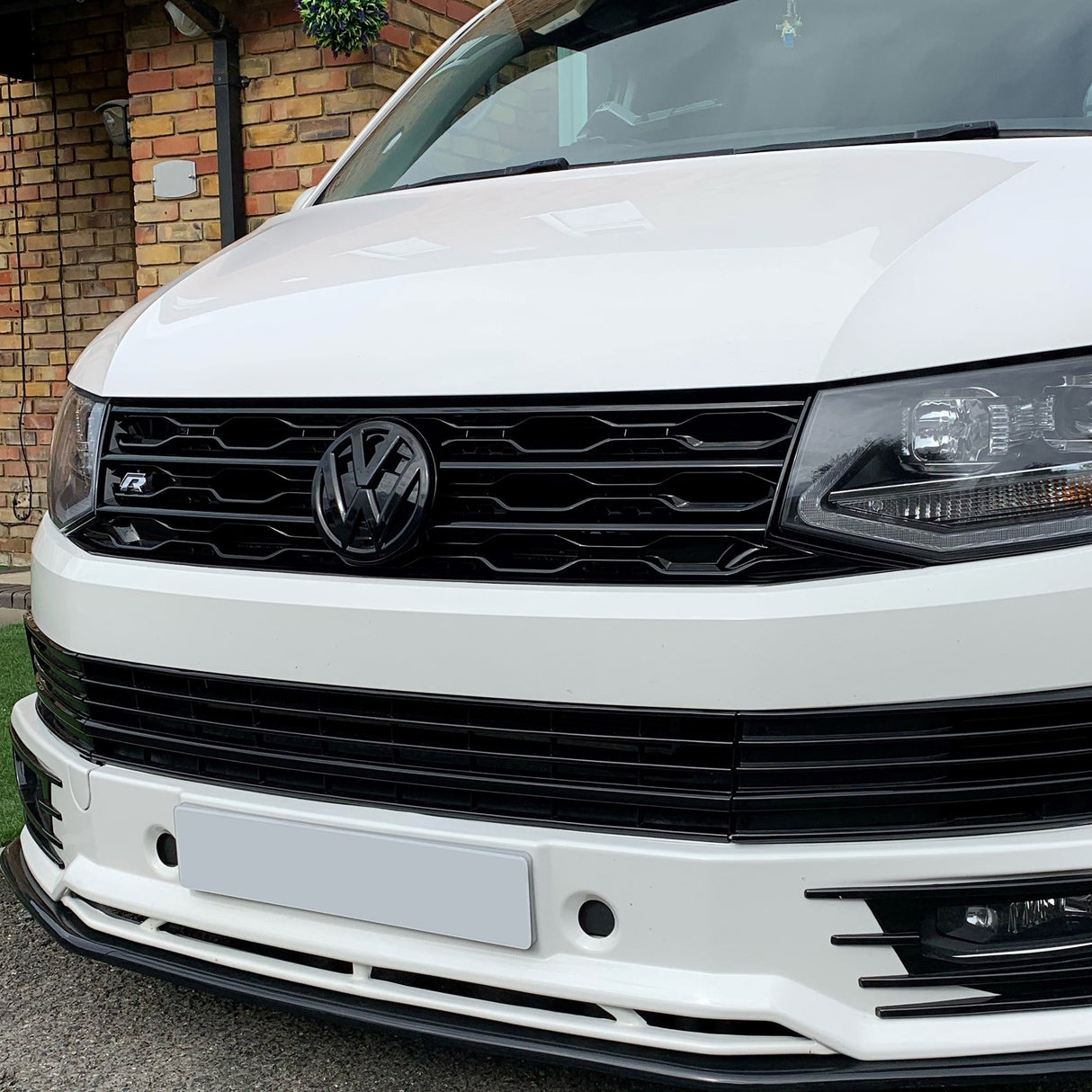 For VW T6 Front R-Line Badgeless Grille - Gloss Black