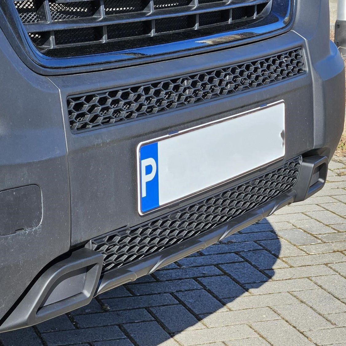 Citroen Relay Honeycomb Front Bumper – Matte Black | No Parking Sensor Version