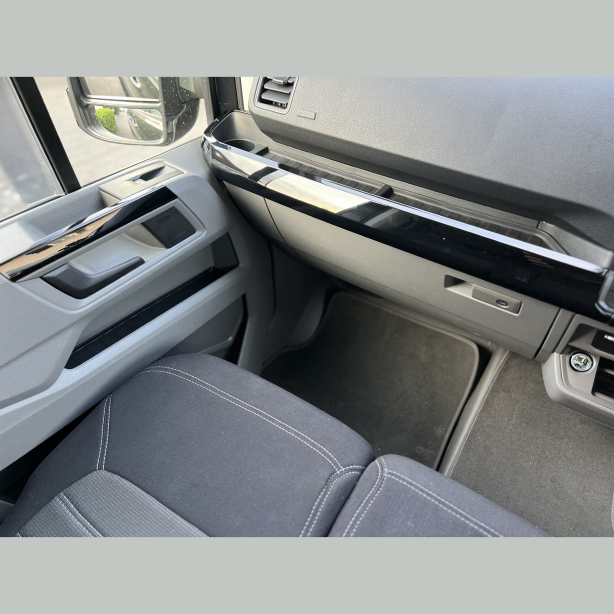 Airson sgeadachadh stoidhleachaidh deas-bhòrd ìosal VW Crafter RHD cruth ùr - dubh gleansach (seata de 6) | Van-X