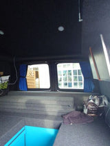 Renault Trafic Premium 1 x Cùirtearan uinneig Barndoor Van-X