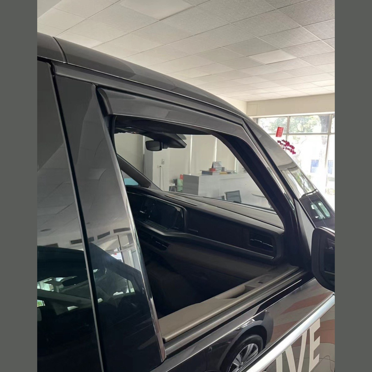 For VW T7 Multivan / Caravelle In-Channel Tinted Wind Deflectors – Van-X