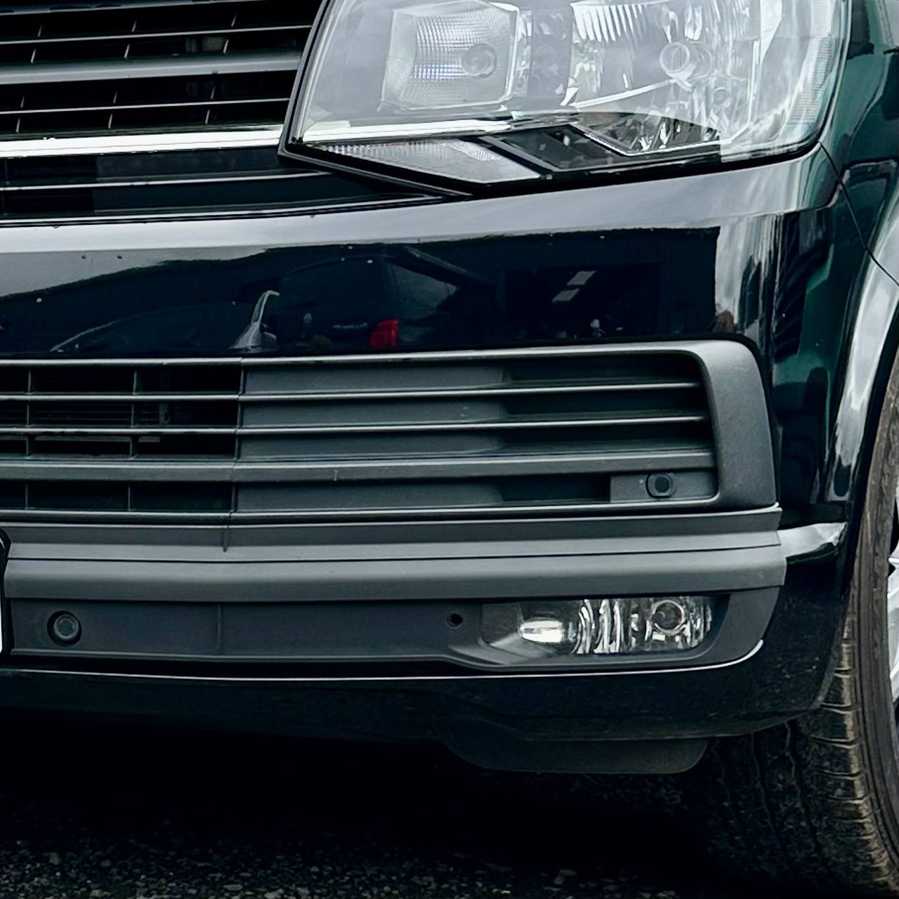 For VW T6 Highline Bumper only, California Beach and Ocean models, Caravelle, VanX Bumper Grille XL - Textured Finish