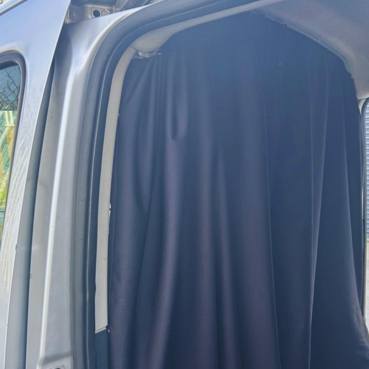 Citroën Relay Cab Divider Curtain Kit with Rail | Premium Quality Divider for Citroën Relay, Easy Install & Durable - Van-X