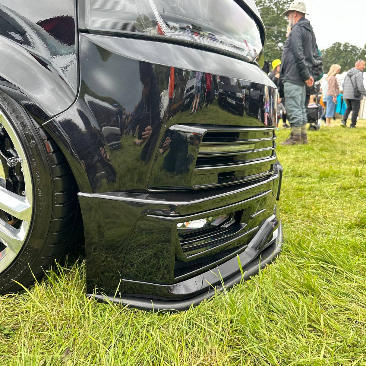 VW T5.1 Transporter ÙR Front Bumper T5-X Ùrachadh stoidhle aghaidh Air a pheantadh agus deiseil airson a dhol a-steach do 3 roghainnean dath