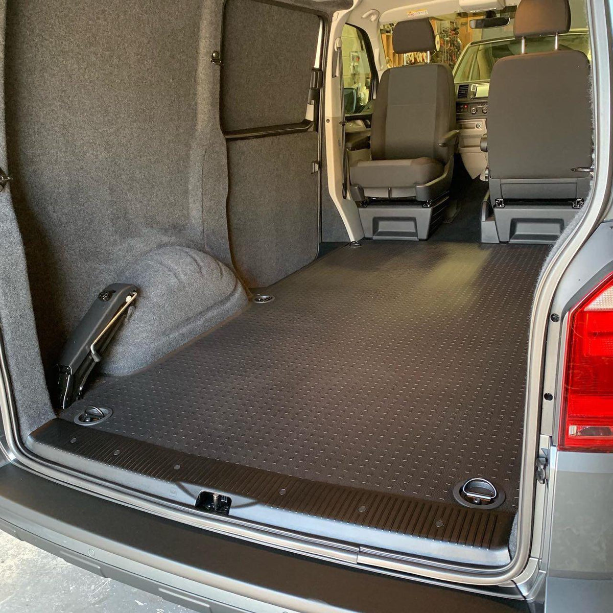 Rear - Styling - VW T6 – Van-X