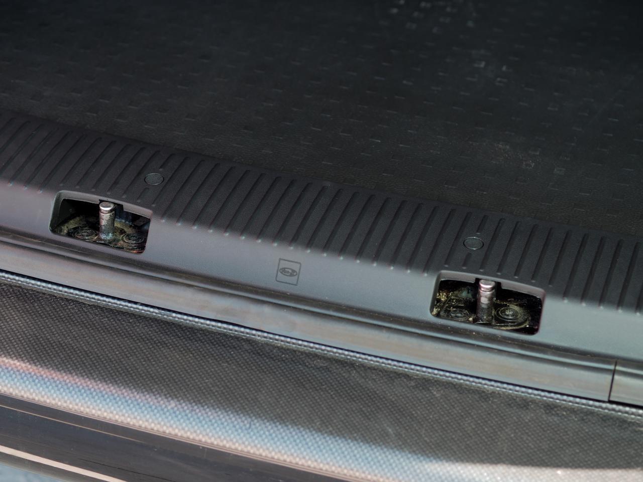 VW T5, T5.1 V2 Barndoor Rear Threshold Cover