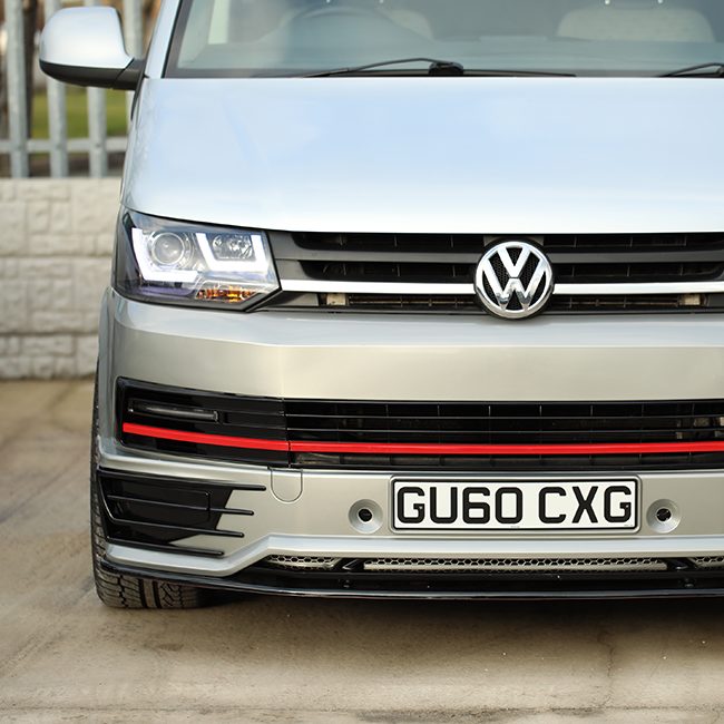 VW T5-X Styling Front End Premium 10-15 Ag ùrachadh làn uidheamachd aghaidh (ìre B) Air a pheantadh agus deiseil airson a dhol a-steach do 3 roghainnean dath