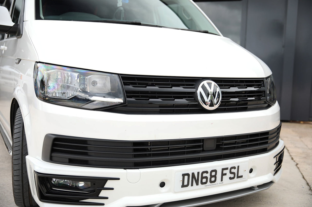 Trims grill aghaidh VW Transporter T6 R-Line - gleansach dubh air a pheantadh agus deiseil airson a bhith iomchaidh