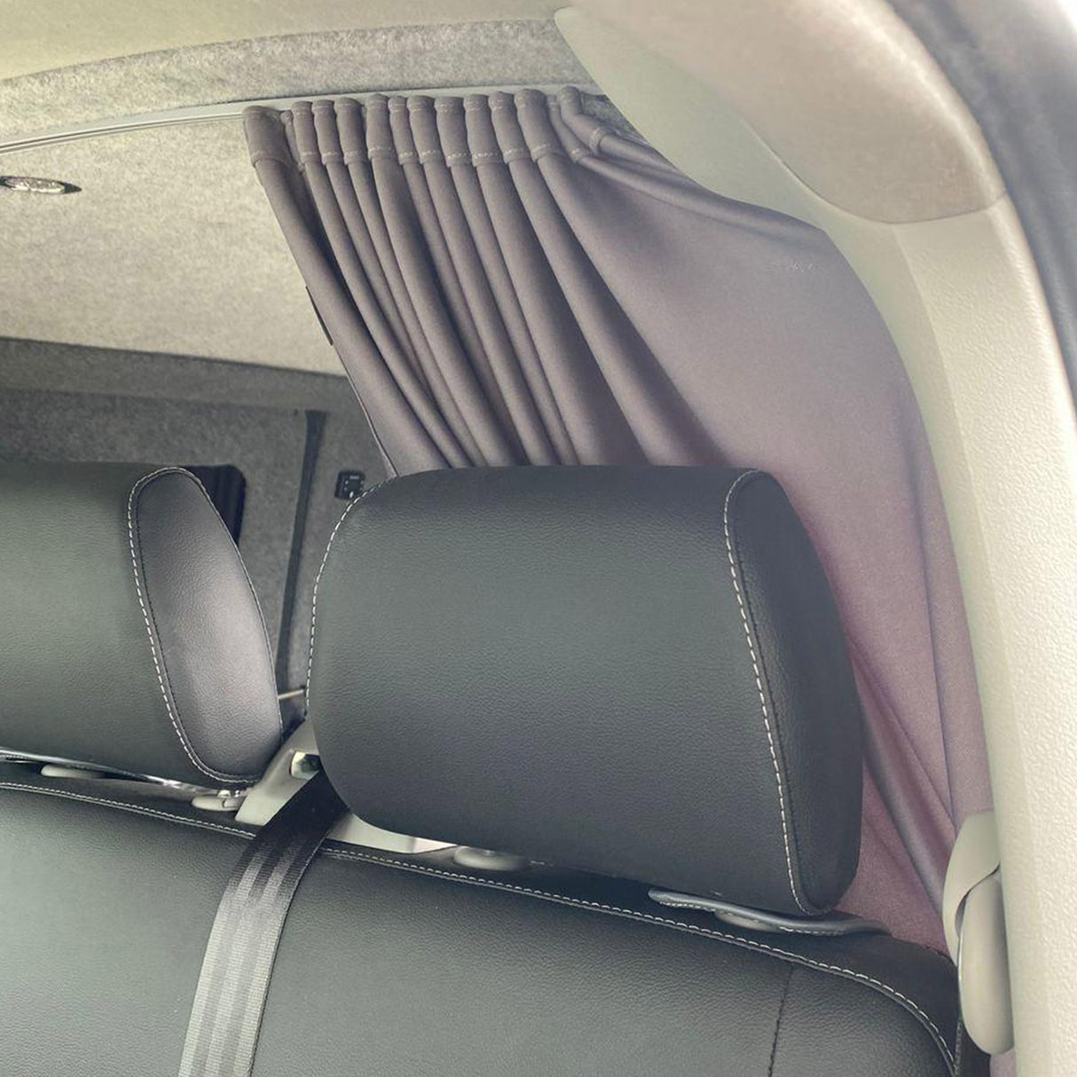 Citroën Relay Cab Divider Curtain Kit with Rail | Premium Quality Divider for Citroën Relay, Easy Install & Durable - Van-X