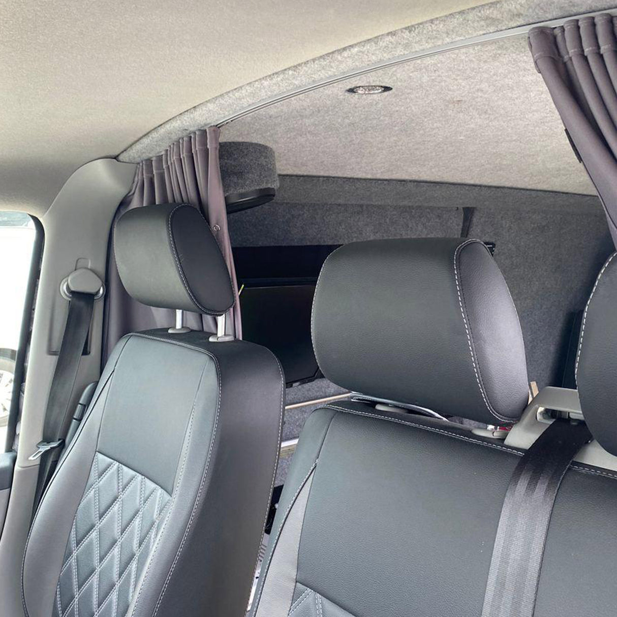 Citroën Relay Cab Divider Curtain Kit with Rail | Premium Quality Divider for Citroën Relay, Easy Install & Durable - Van-X