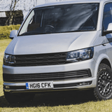 VW T6 Front Grille R-Line (2 ann an 1) le suaicheantas / gun bhràiste - dubh matte