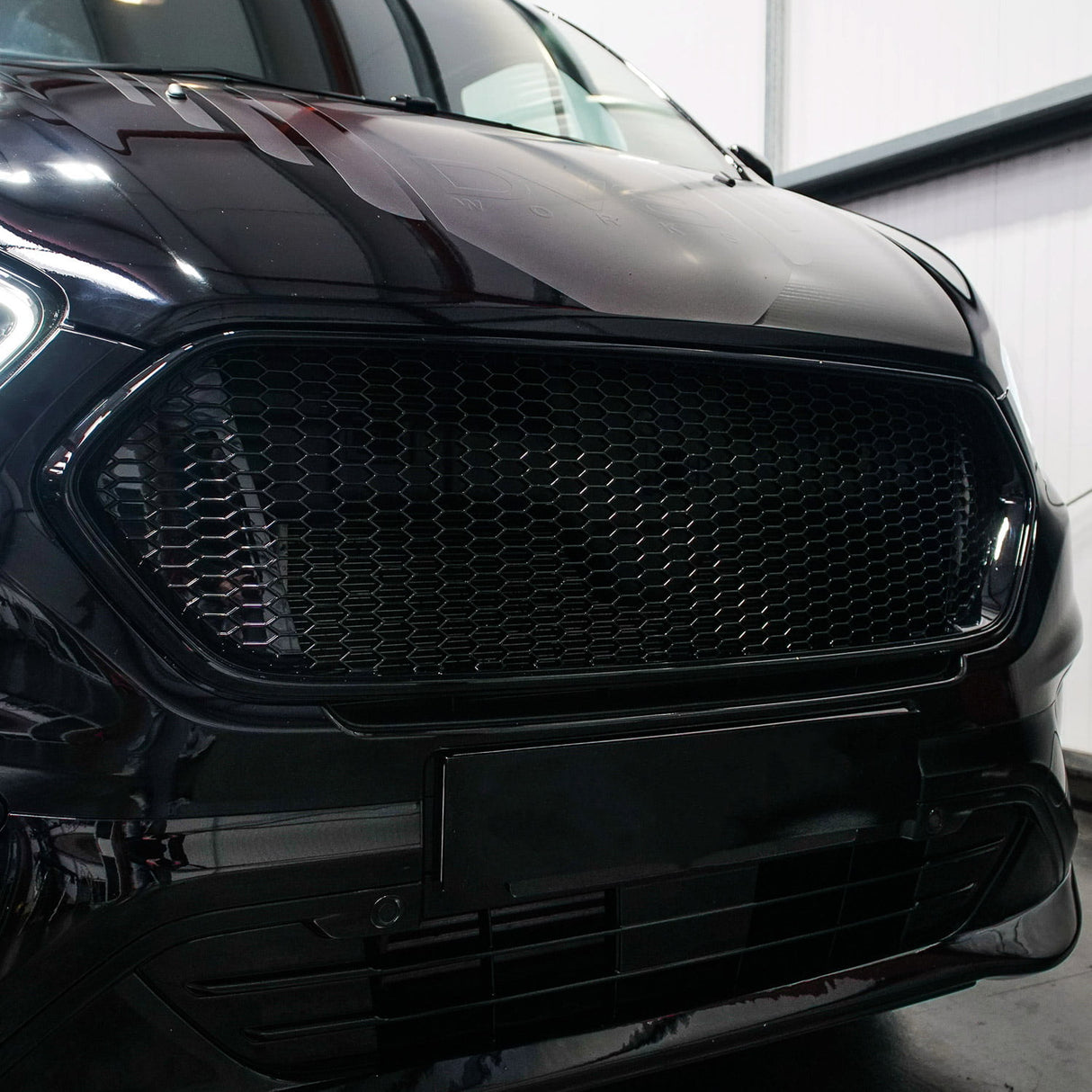 For Ford Transit Custom Honeycomb Grille Set - Gloss Black Top & Matte Black Lower - Ready to Fit