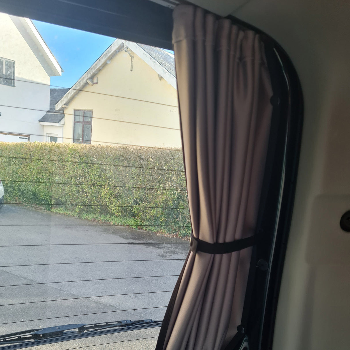 Mazda Bongo Tailgate Curtain Blind – Premium-Line for Ultimate Privacy and Comfort