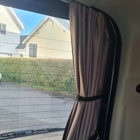 Premium-Loidhne Cùirtearan Dall Mazda Bongo Tailgate