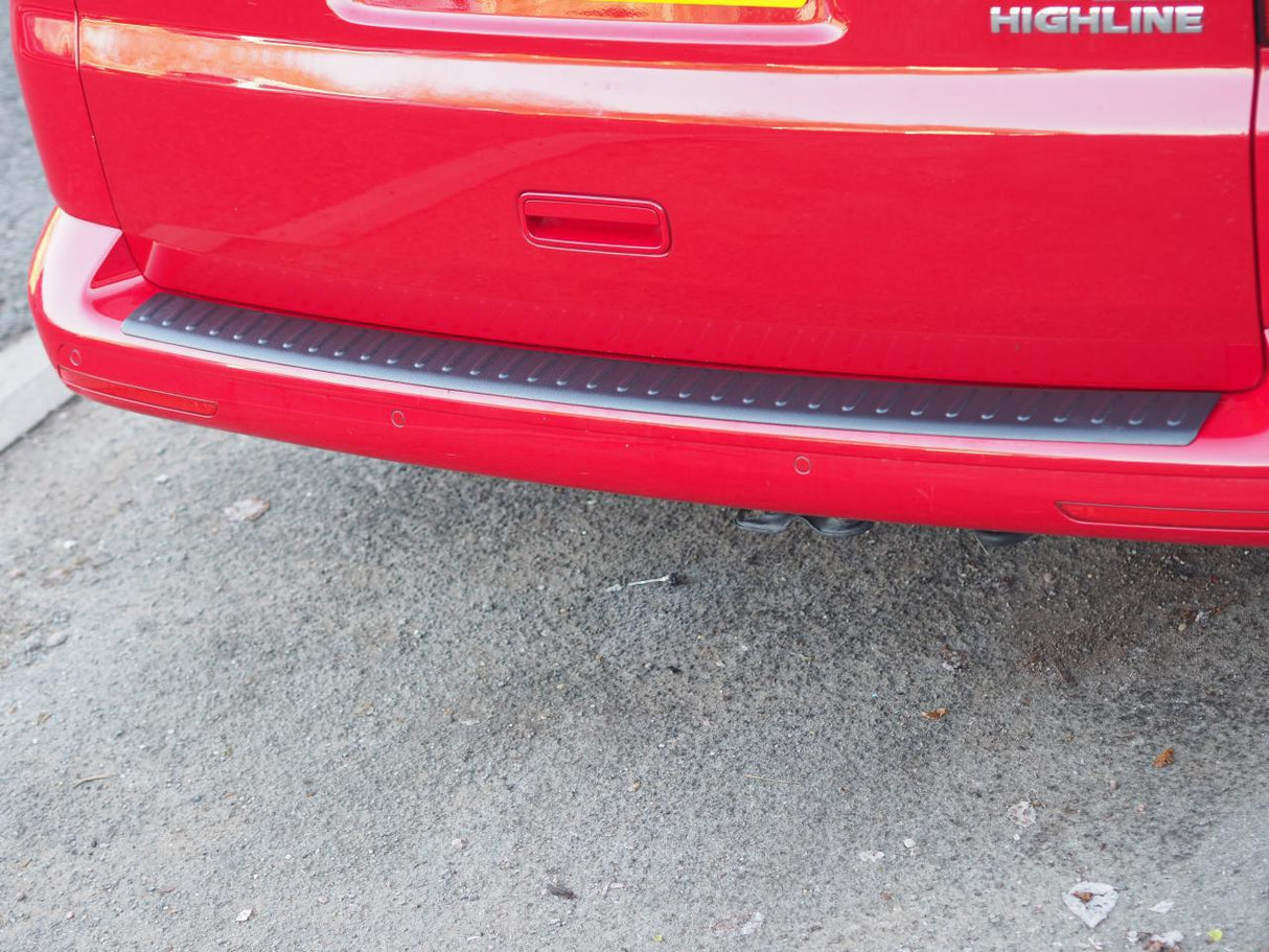 Neach-giùlan VW T5 Dìonadair Bumper Cùl Plastaig Dubh Multivan