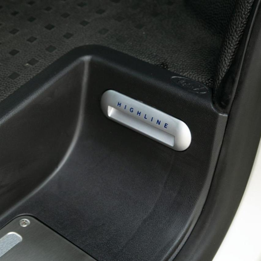VW T5 Transporter Full Steps Inc Highline Inserts Suaicheantas Na goireasan as ùire, ath-chur