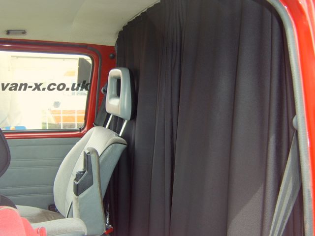 VW CAB DIVIDER Curtains Black T5 T6 Transporter Camper Van Privacy 2003+  EUR 1.012,90 - PicClick IT