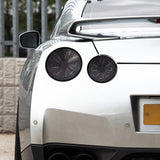 Solais fiùghantach air a stiùireadh le Nissan Gtr R35 air a smocadh