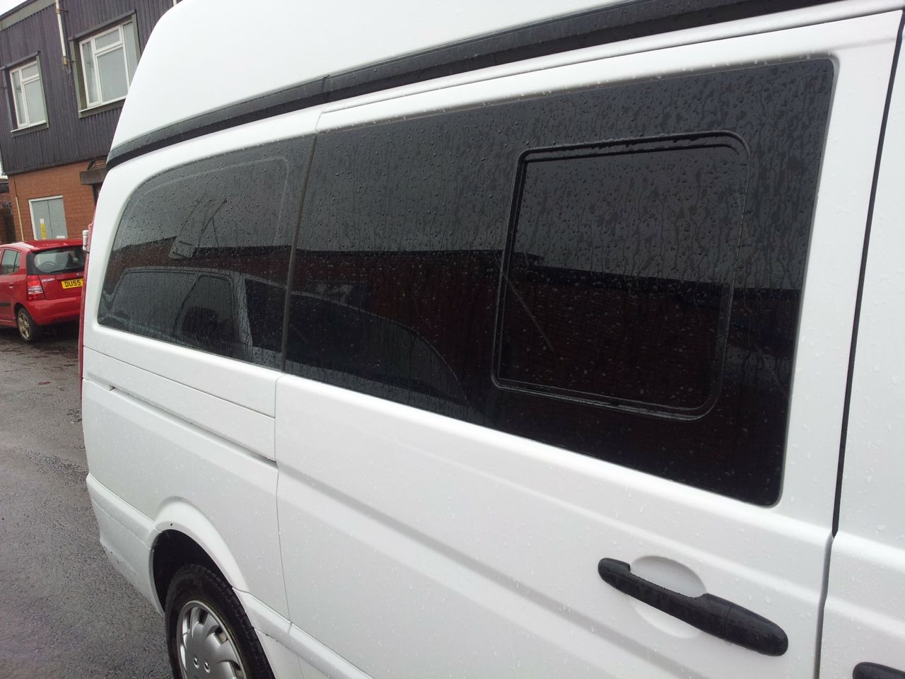 Smoked Side Window Sliding Glass for Mercedes Vito-2628