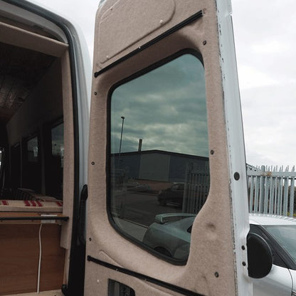 MAN TGE / New Crafter Premium 1 x Cùirtearan uinneig Barndoor Tionndadh Campervan Blackout Van-X