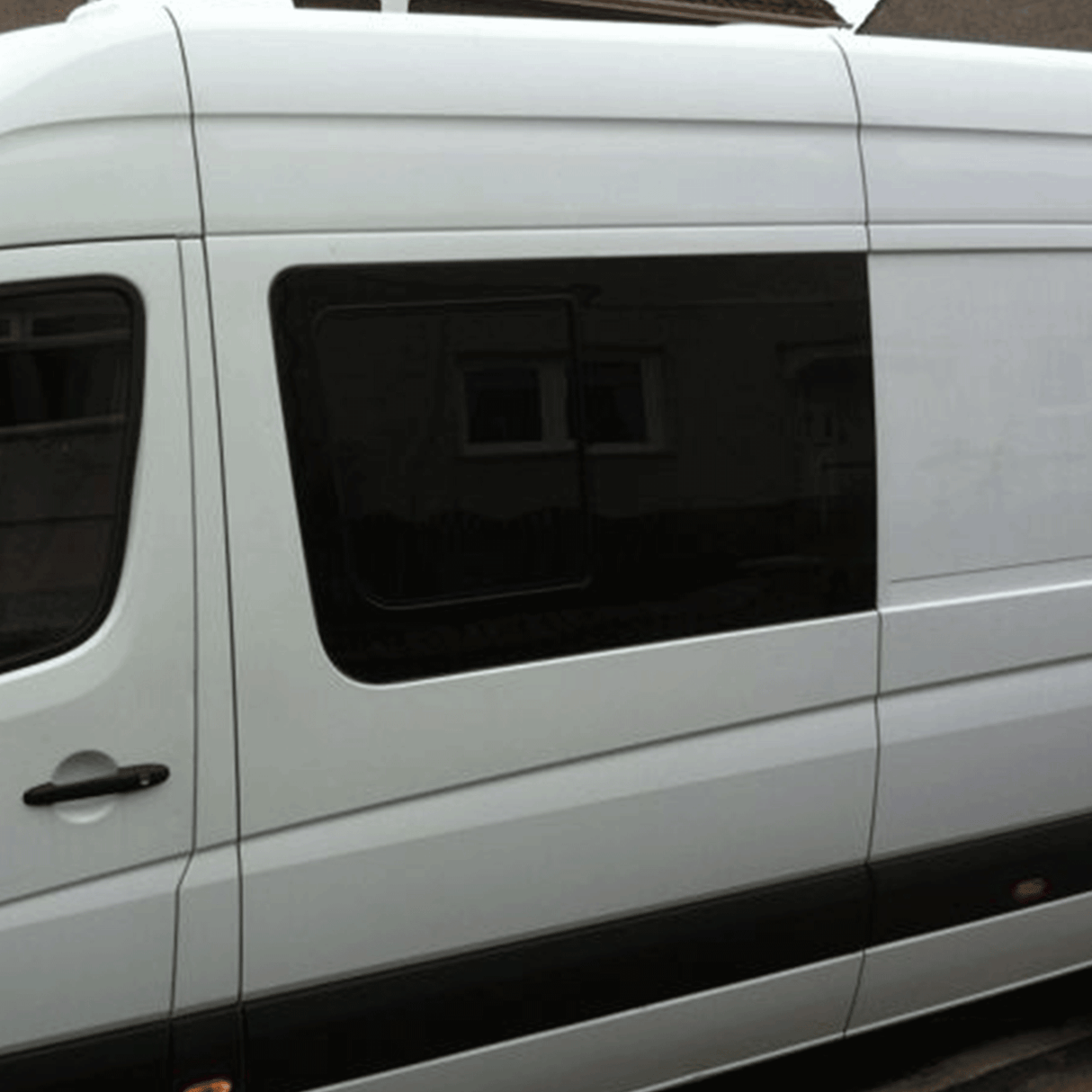 Volkswagen Crafter Cumadh Ùr Taobh Sleamhnachaidh Uinneag Fìor dhathte / Limo Glass, Dorcha, MWB, LWB, XLWB (2017 - air adhart)