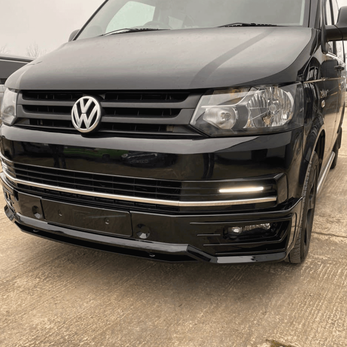 VW T5-X Styling Front End Premium 10-15 Ag ùrachadh làn Kit Facelift Air a pheantadh agus deiseil airson a dhol a-steach do 3 roghainnean dath