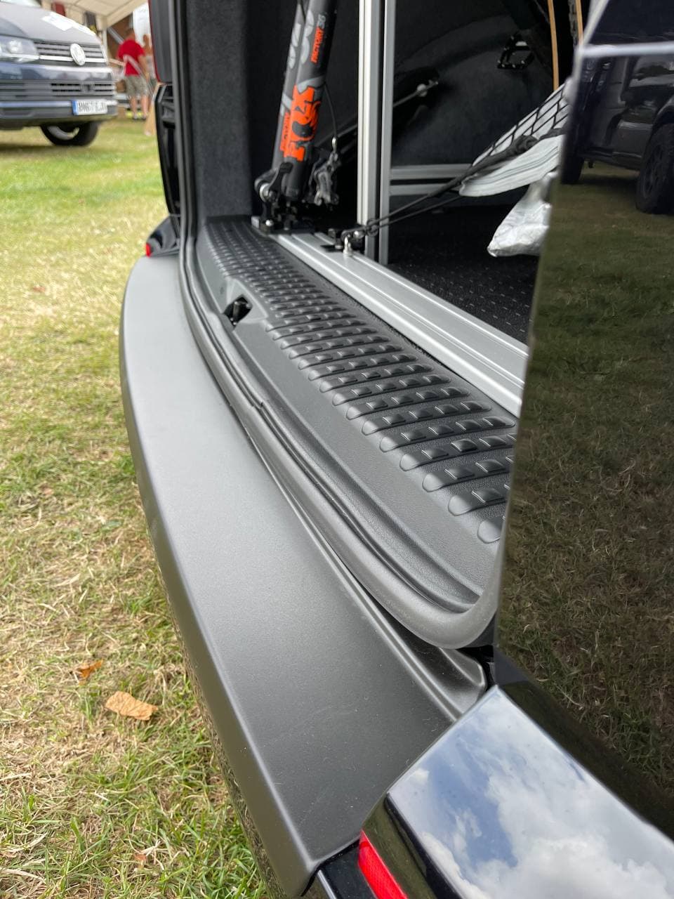 VW T5, T5.1 V3 Tailgate Threshold Cover + Side Step