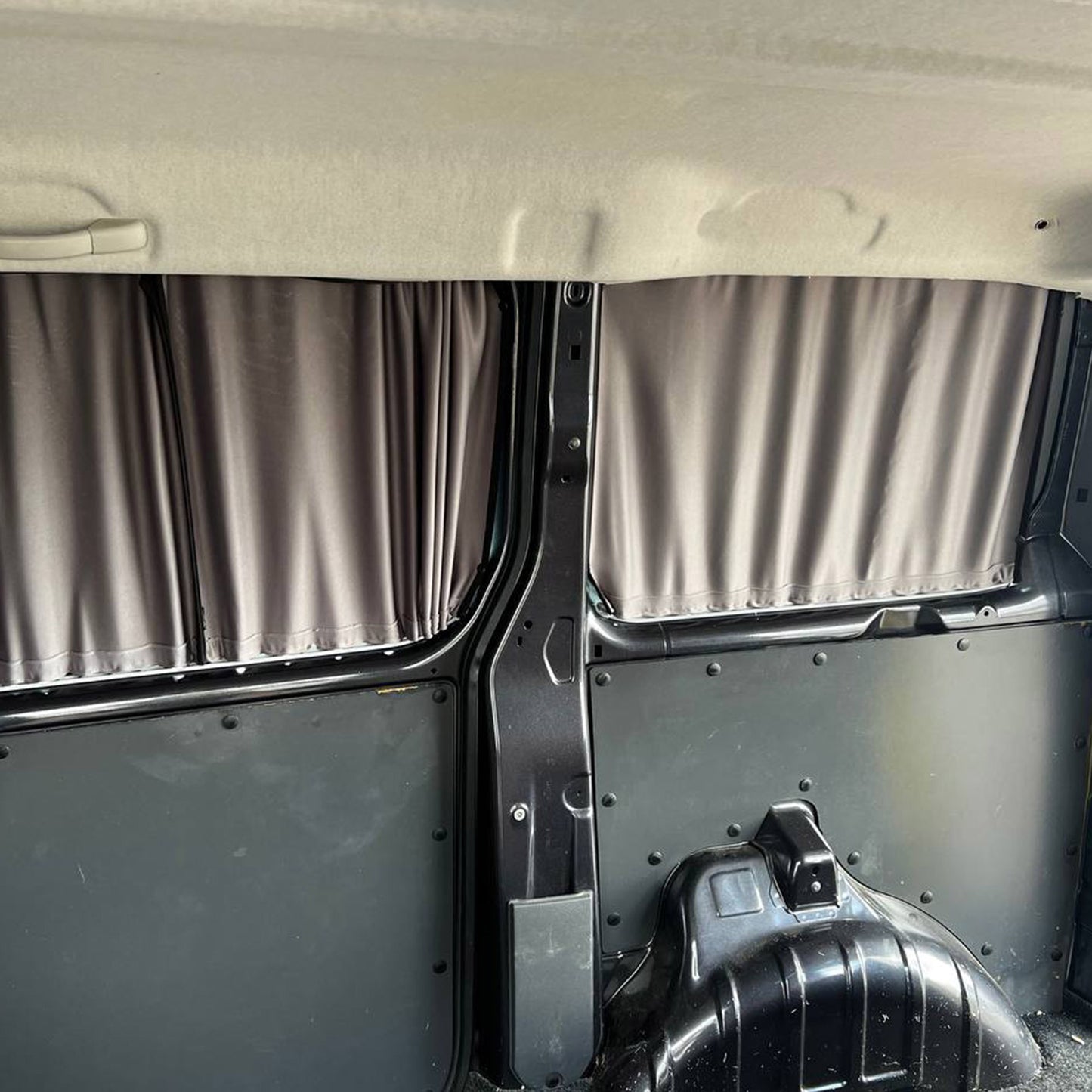 Fiat Scudo Premium 4 x Side Window, 1 x Barndoor Curtain Van-X