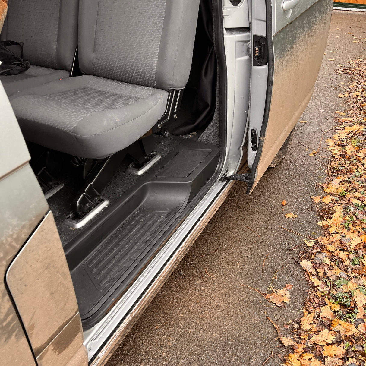 VW T5, T5.1 Transporter Side Loading Door Step V3 17mm Extra Deep with Storage Compartment