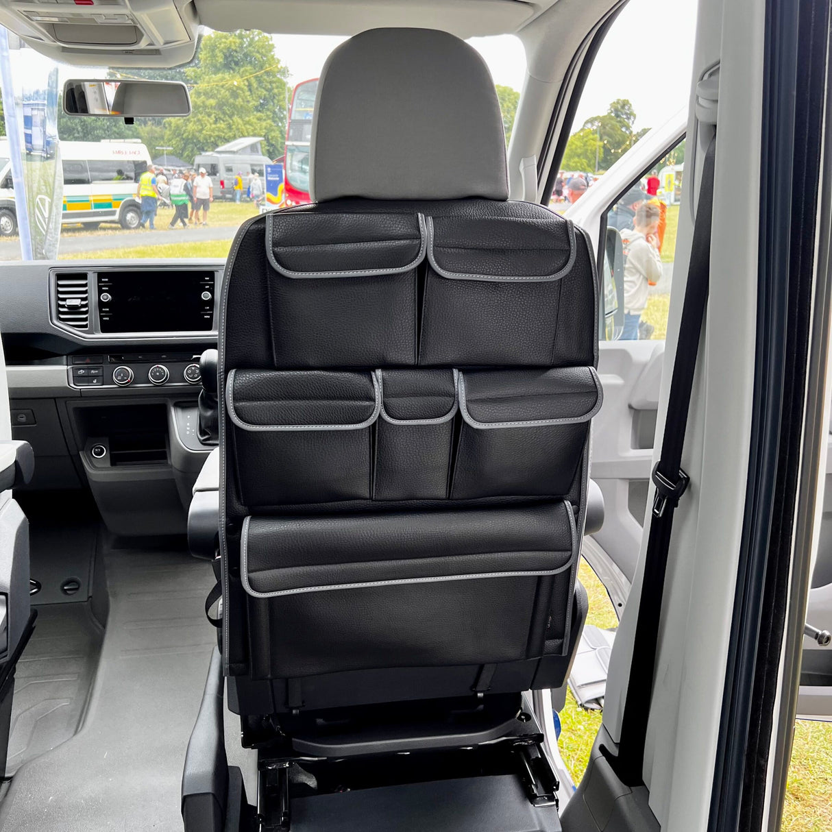 VW California Ocean, Coast, Beach Campervan Single / Seat Caiptean Eagraiche Seat Cùil Leatherette