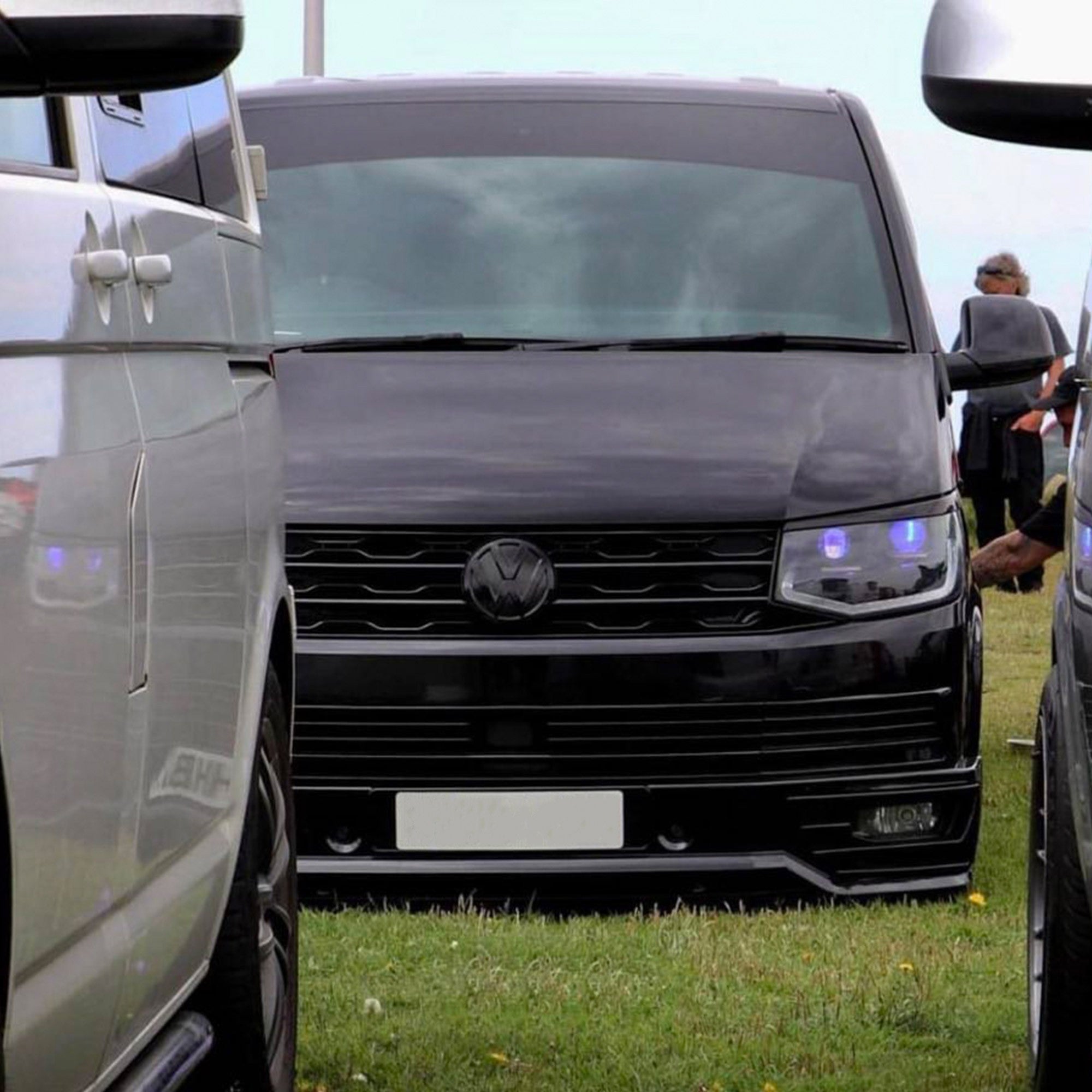VW T6 Front Grille R-Line (2 in 1) Badged/Badgeless - Gloss Black – Van-X