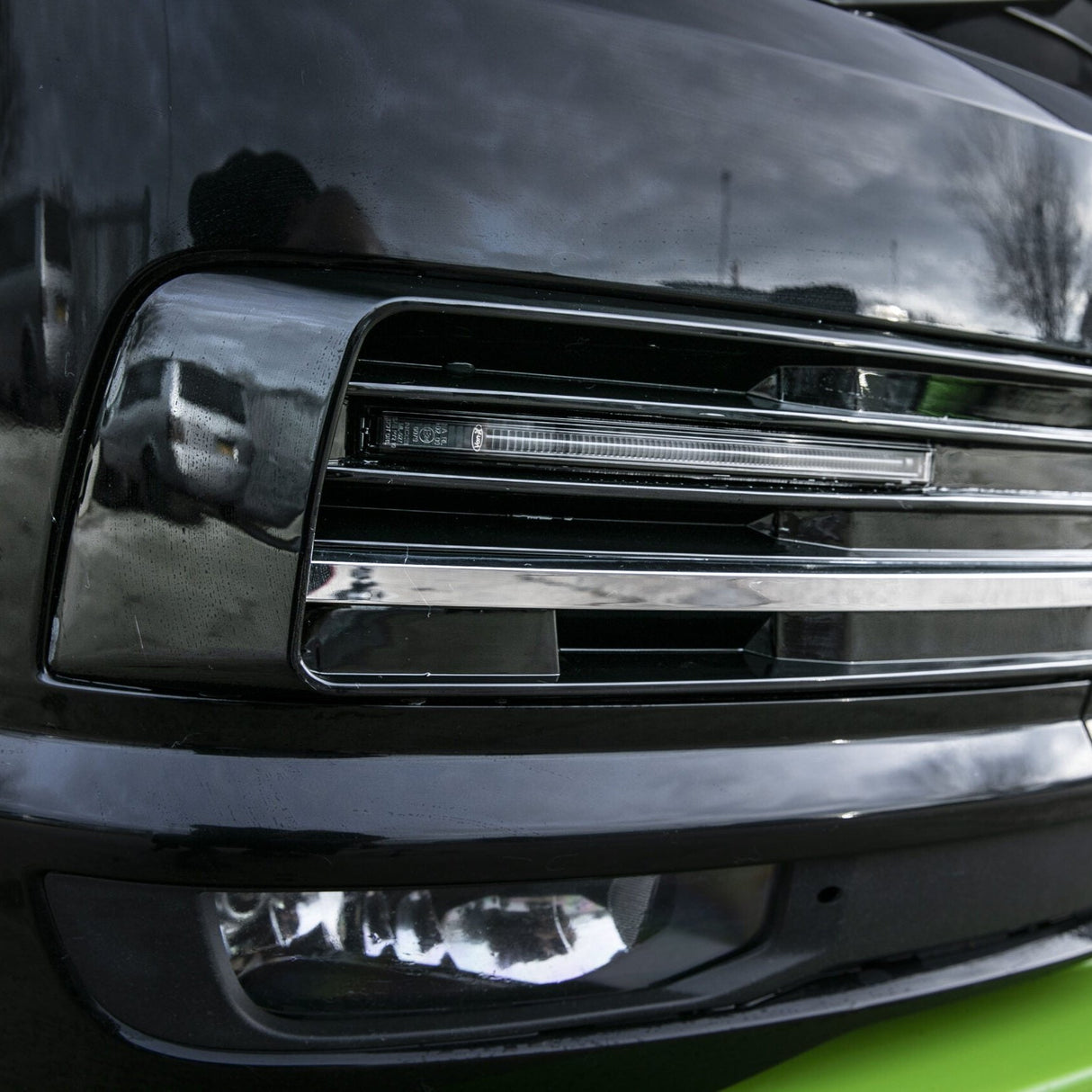 VW T6 Transporter Light-bar DRL Kit (Gloss Black) Suitable for Highline and Sportline Bumper Ideal MOD